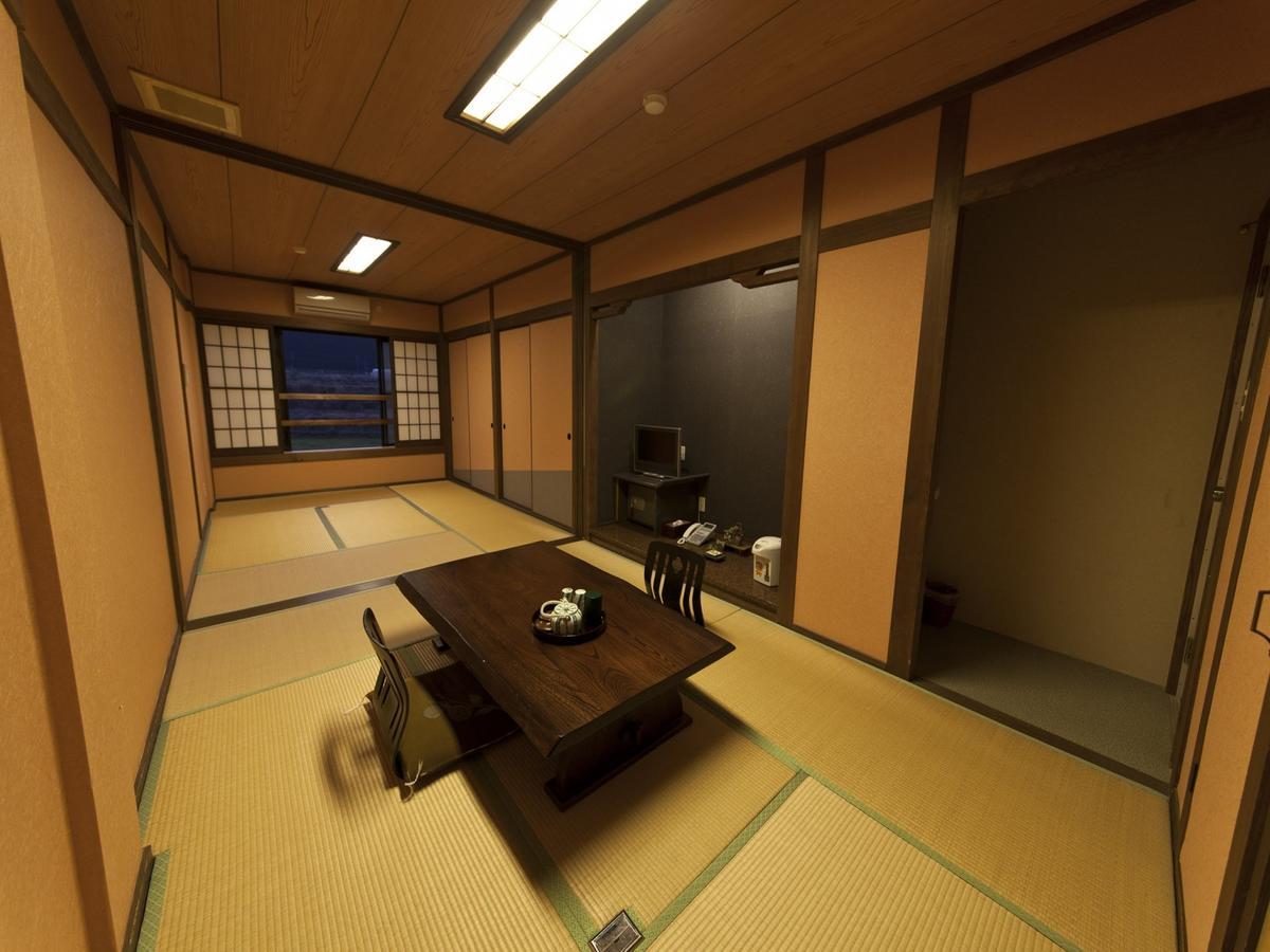 Hotel Gokuraku Onsen Takumi No Yado Takaharu Zewnętrze zdjęcie